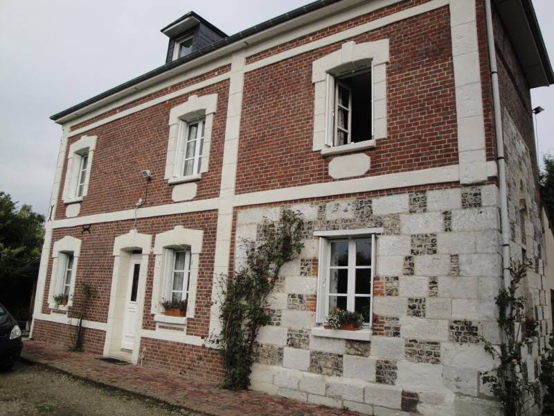 Refaire les joints d'une façade extérieure en brique rouge à Rouen 76 